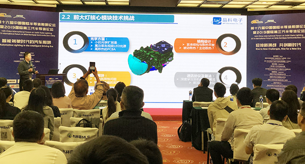 何贵平1.jpg 何贵平1.jpg